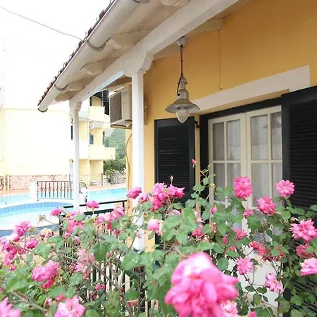 Paradise Sea View Pool Hotel Moraḯtika